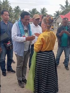 Warga Buton utara Antusias Sambut Kedatangan ASR-Hugua