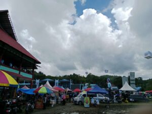 Masyarakat UMKM Hadir Meramaikan Pesta Rakyat Berkah Part-ll ASR-Hugua