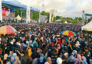 Ribuan Masyarakat Kolaka Ramaikan Pesta Rakyat Part-ll ASR-Hugua Di Lap. Kongoasa